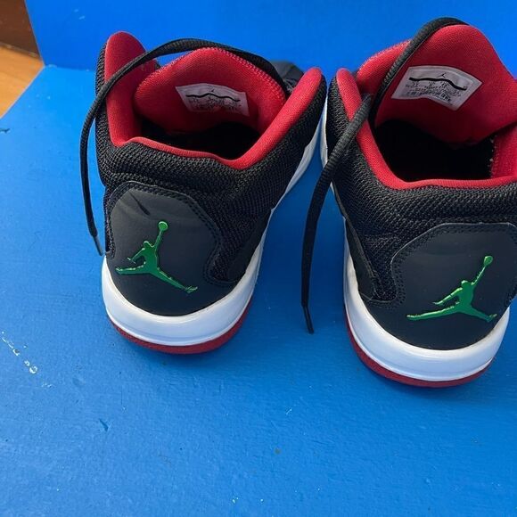 Air Jordan Youth New School GS Shoes 768902-013 Black/Red Boys Youth Size 7Y. - Picture 3 of 6